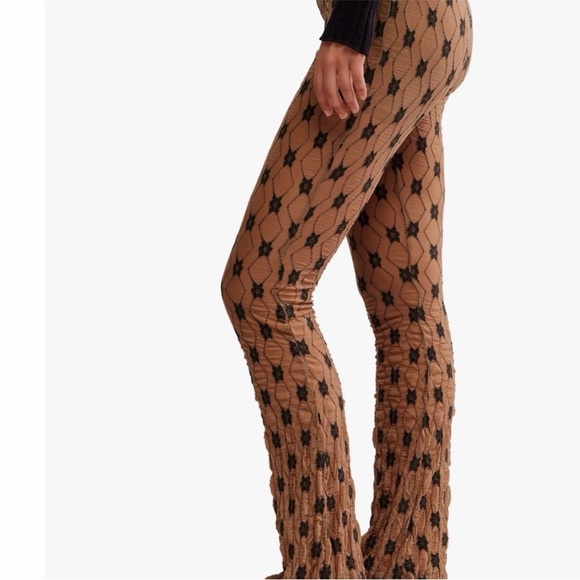 Brand new without tag Free People Margo lace overlay flare pants size XS. - Picture 3 of 8